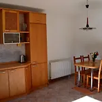 Apartamento Ubytovaní Ve Dvoře Ii. *